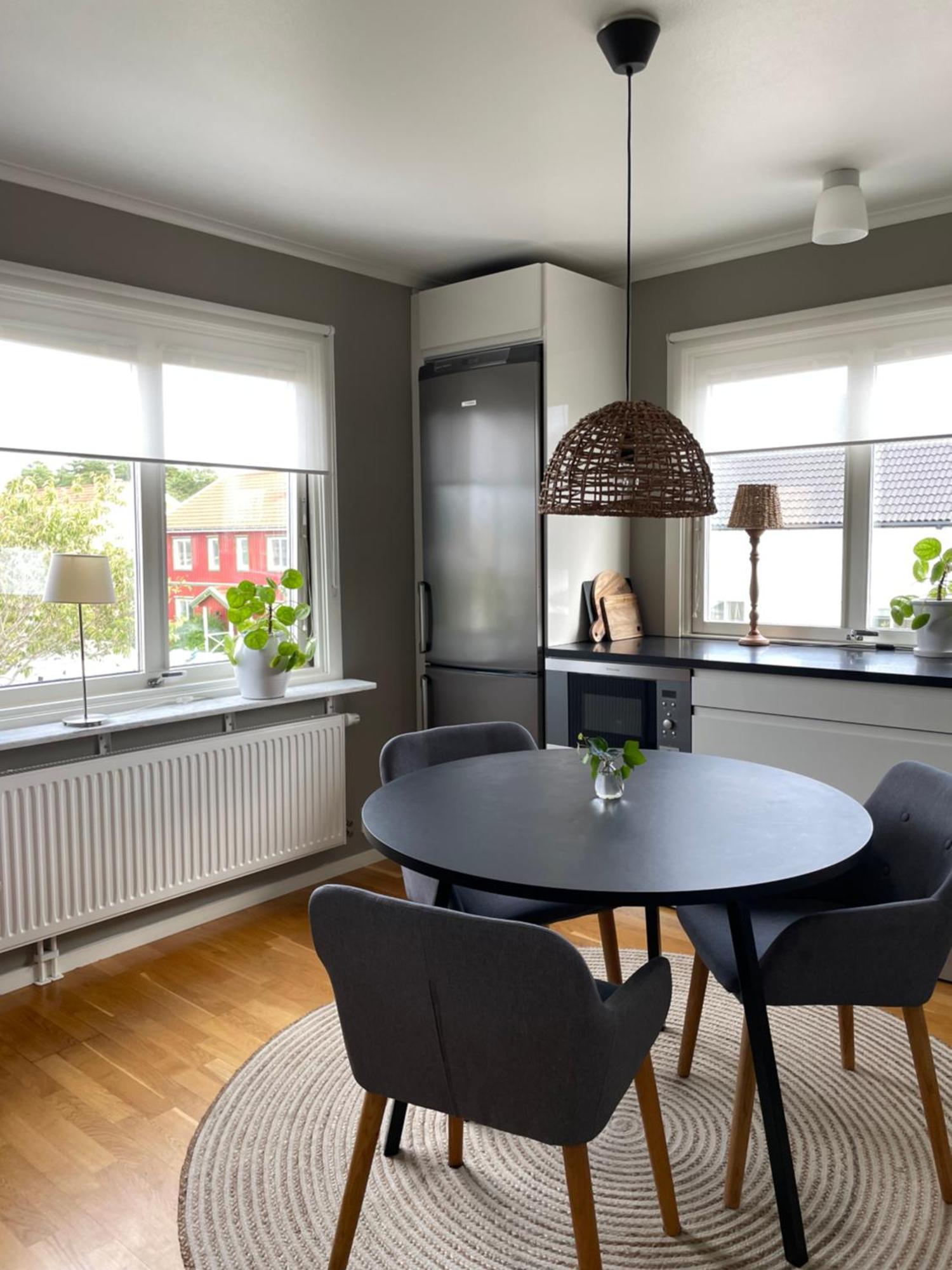 Annies Hus - Very Nice 2 Bedroom Apt Top Floor Stromstad Bagian luar foto